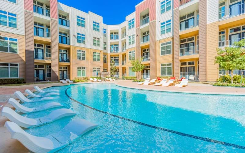 pool at Aspire 610